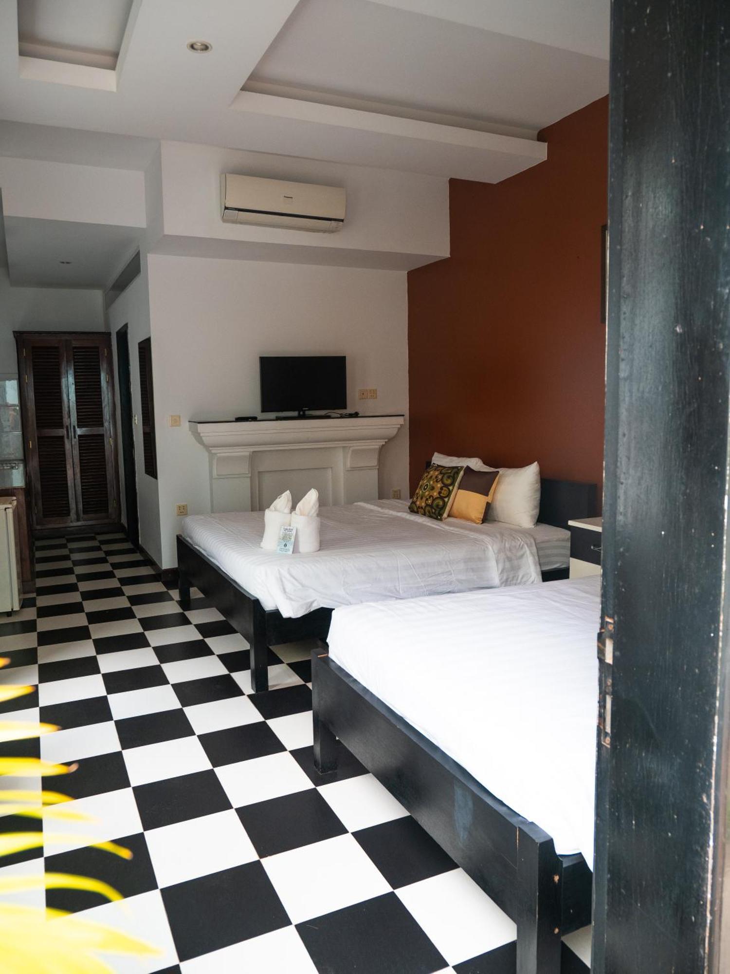 The Bygone Hotel Siem Reap Exterior foto